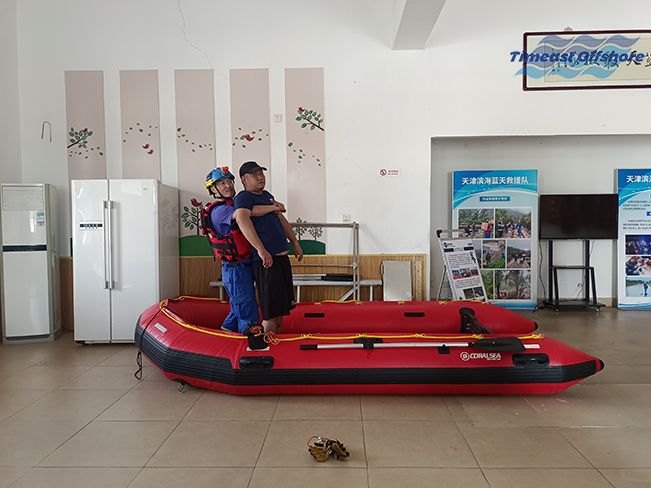 麻豆短视频海工攜手濱海藍天救援隊開展CPR心肺複蘇和基(jī)礎繩結實地培訓活動 麻豆短视频(yì)海工攜手濱海(hǎi)藍天救援隊開展CPR心肺複蘇和基礎繩(shéng)結實地培(péi)訓活動